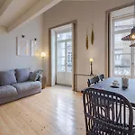 Charming Apartment With Convenient City Access