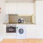 Charming Apartment With Convenient City Access